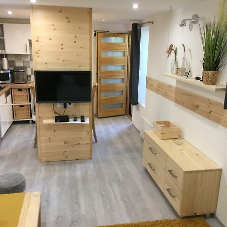 Alsóörs Modern Apartman Deluxeゲストハウス エクステリア 写真