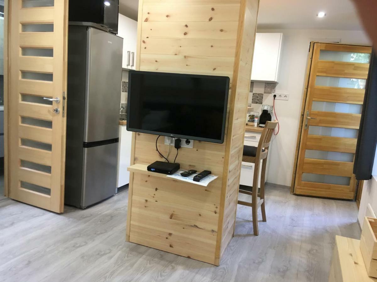 Alsóörs Modern Apartman Deluxeゲストハウス エクステリア 写真